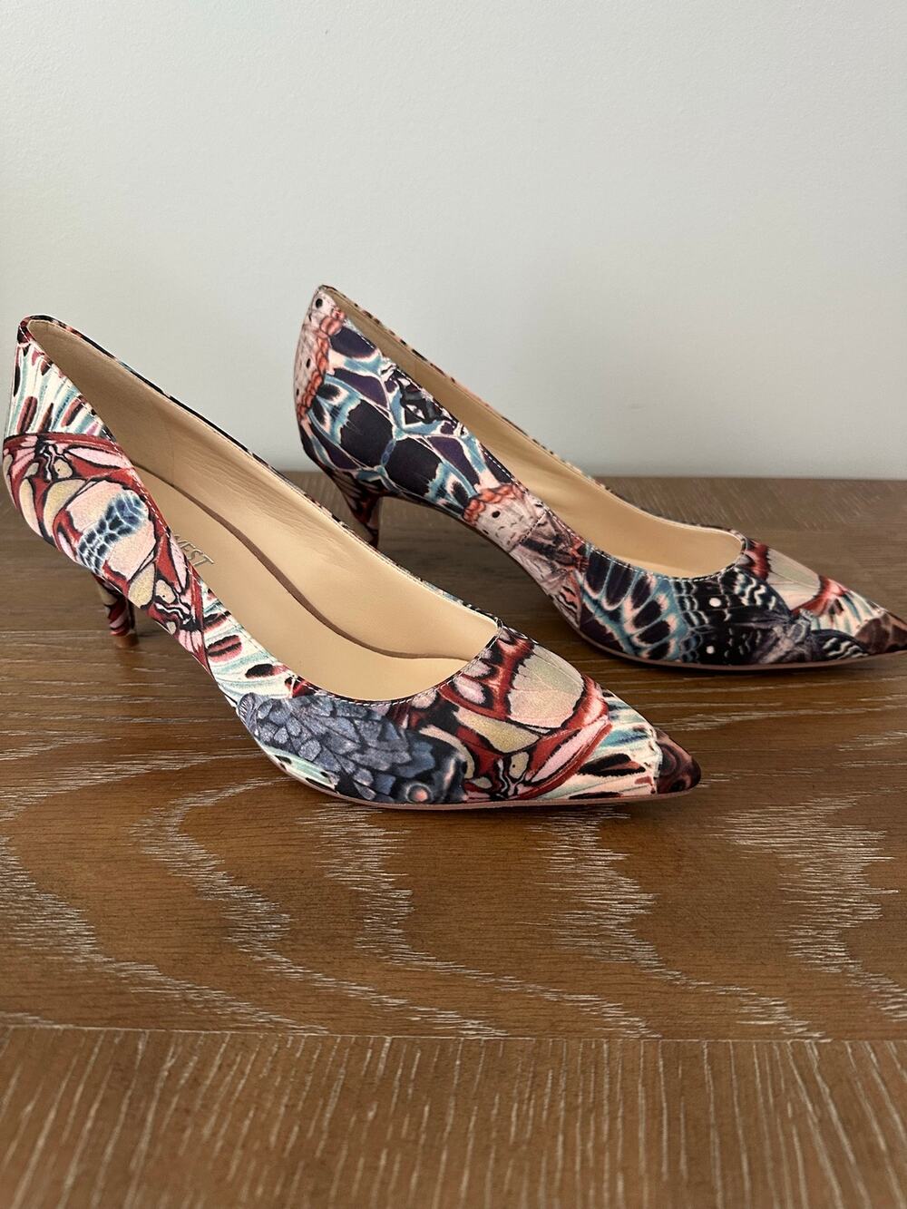 Nine West Margot Pumps 6.5 M Butterfly Moth Print Kitten Heel Pointed Toe